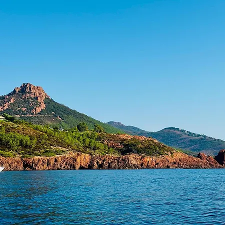 Azurea Esterel Vue Piscine Chauffee Апартаменты *