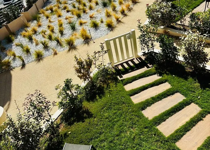 Апартаменты Azurea Esterel Vue Piscine Chauffee