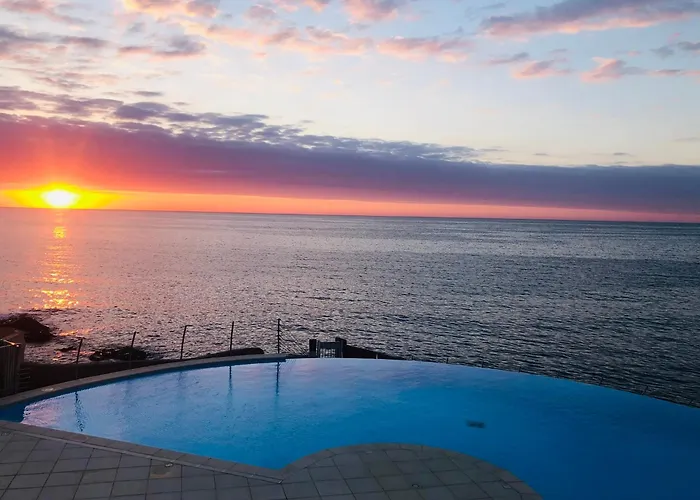 Azurea Esterel Vue Piscine Chauffee Сен-Рафаэль