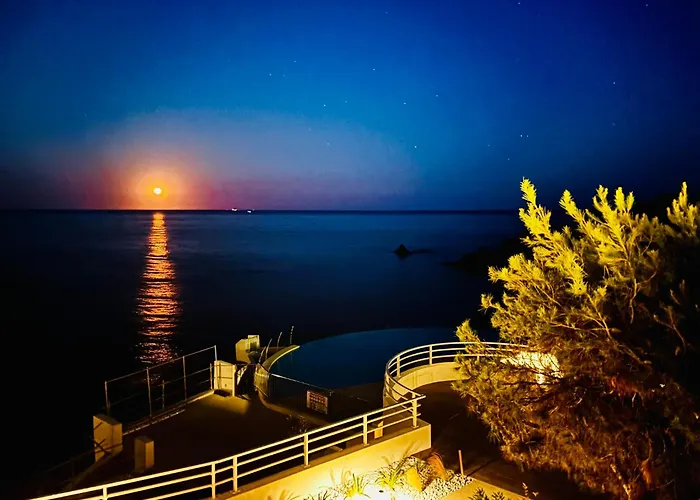 Апартаменты Azurea Esterel Vue Piscine Chauffee