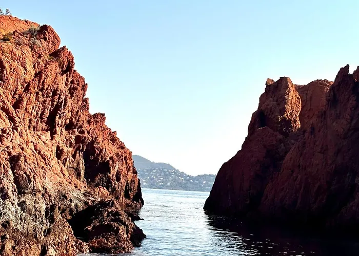 Апартаменты Azurea Esterel Vue Piscine Chauffee Сен-Рафаэль