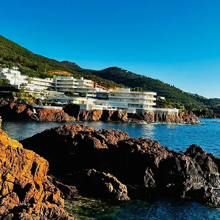 شقة Azurea Esterel Vue Piscine Chauffee Classe 3 Etoiles *