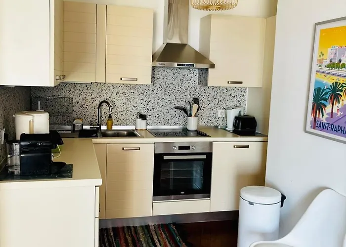 Azurea Esterel Vue Piscine Chauffee Saint-Raphael (Var)